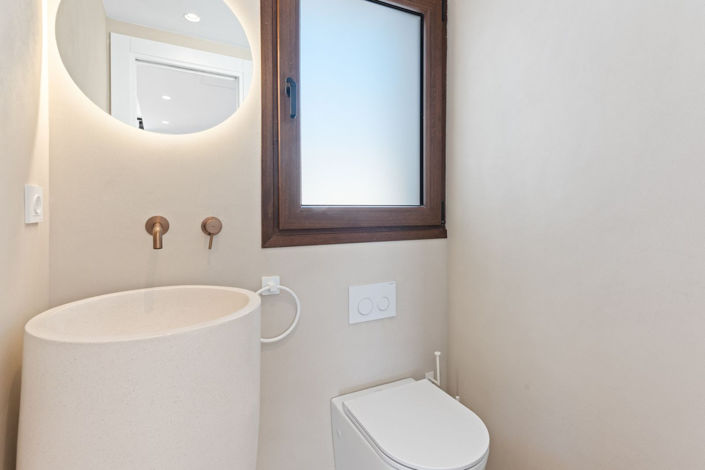 Image No.20-4 Bed Property for sale