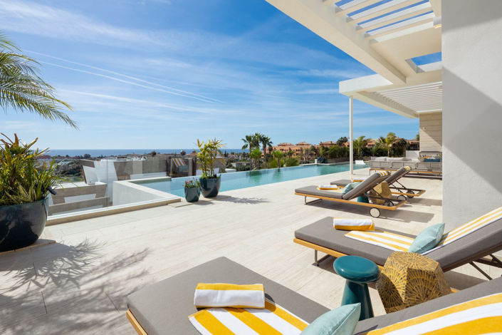 Image No.13-6 Bed Property for sale