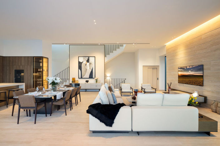 Image No.23-6 Bed Property for sale