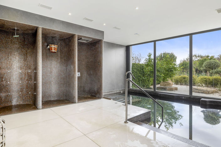 Image No.45-3 Bed Property for sale