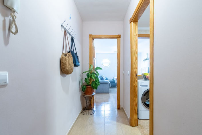 Image No.10-2 Bed Property for sale