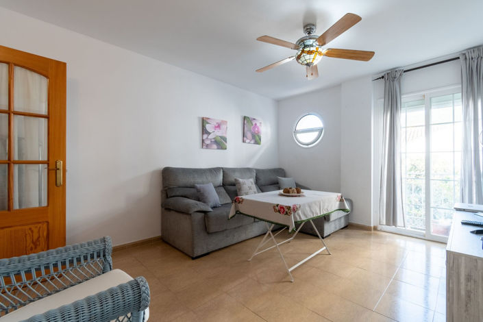 Image No.12-2 Bed Property for sale