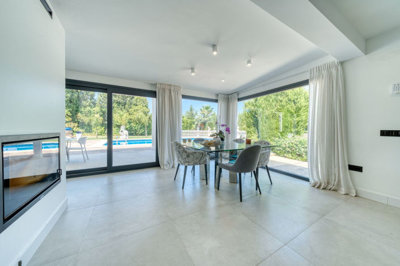 11-20939a0134ad724a8cb2a801094d15a4