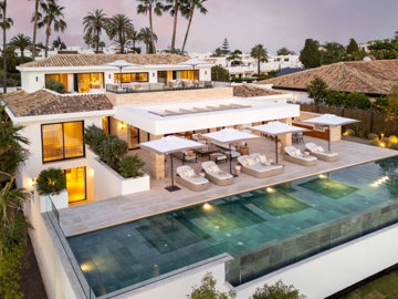 Propriété de 6 chambres à vendre à Nueva Andalucia