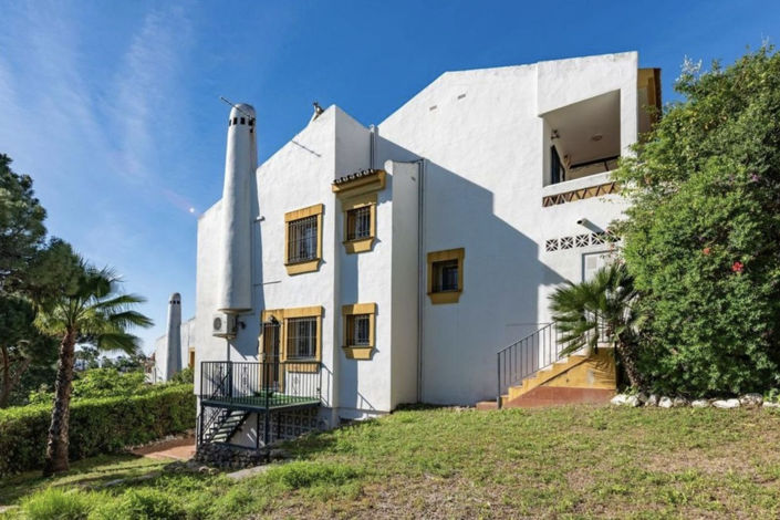 Image No.8-3 Bed Property for sale