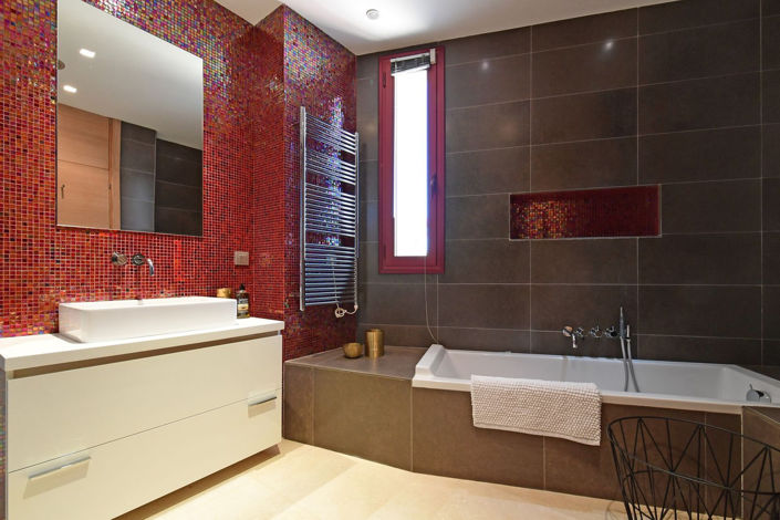 Image No.14-7 Bed Property for sale