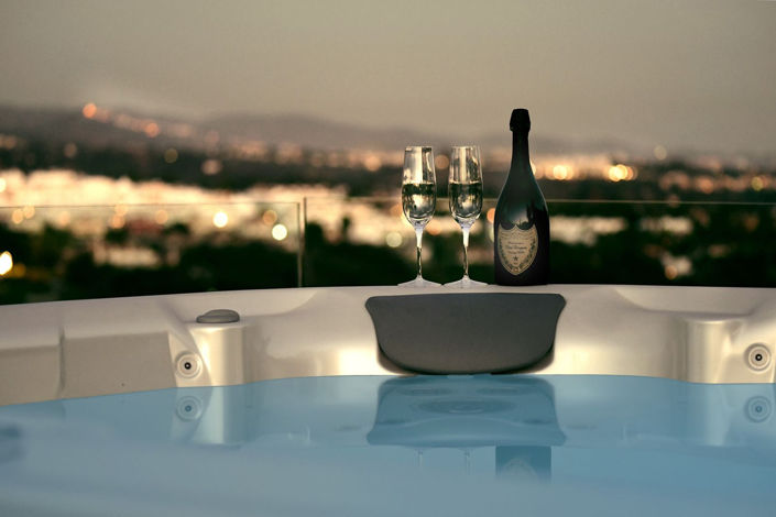 Image No.60-7 Bed Property for sale