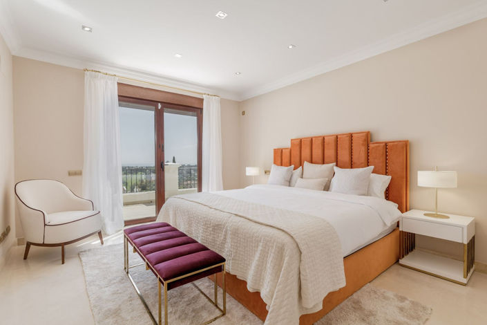 Image No.6-11 Bed Property for sale