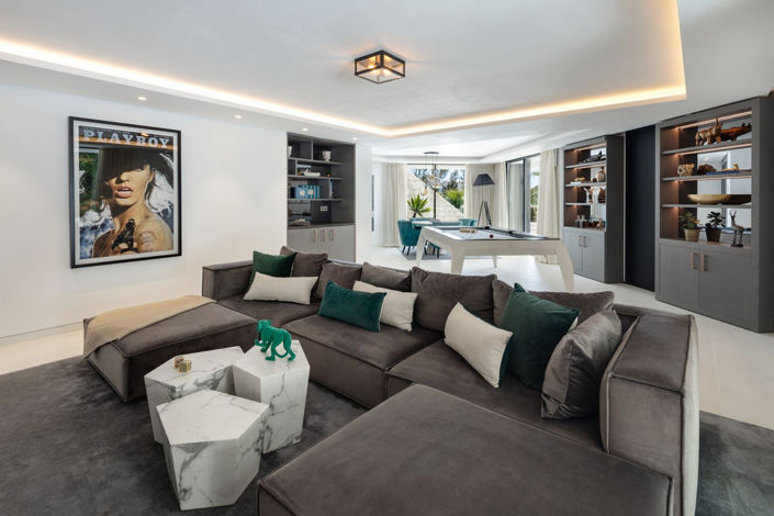 Image No.27-5 Bed Property for sale