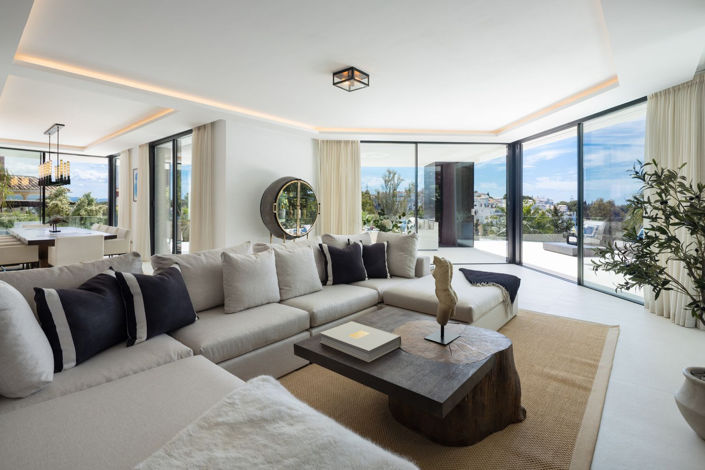 Image No.3-5 Bed Property for sale