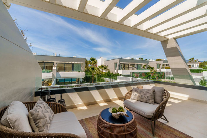 Image No.16-5 Bed Property for sale