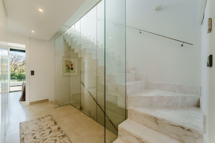 Image No.19-5 Bed Property for sale