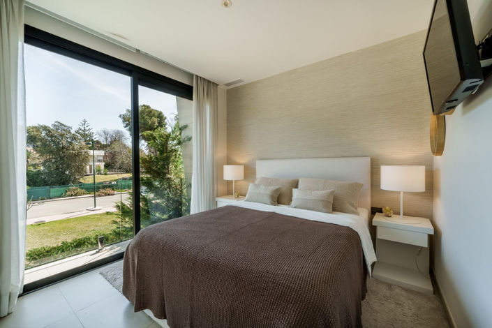 Image No.5-5 Bed Property for sale