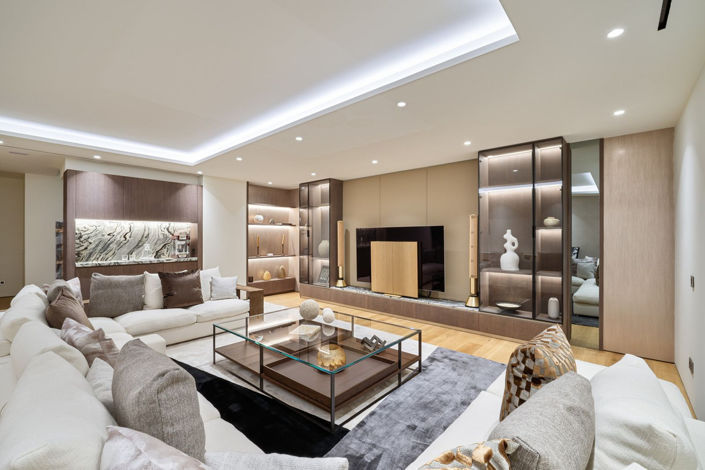 Image No.1-5 Bed Property for sale