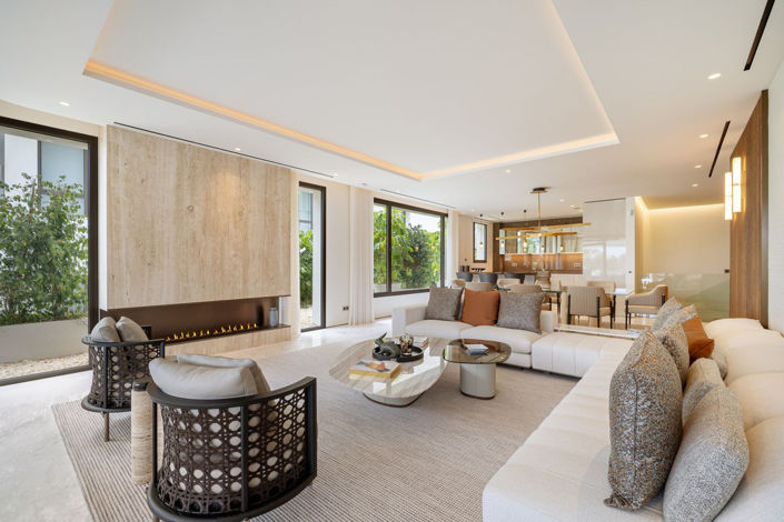 Image No.14-5 Bed Property for sale