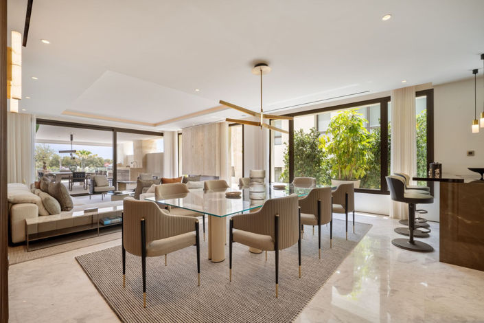 Image No.18-5 Bed Property for sale