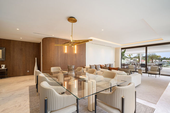 Image No.22-5 Bed Property for sale