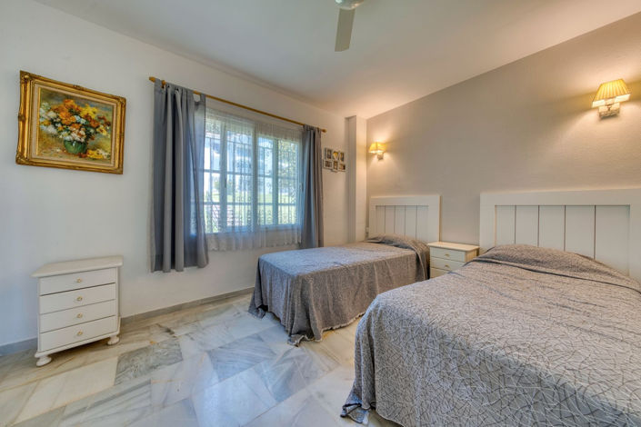 Image No.12-2 Bed Property for sale