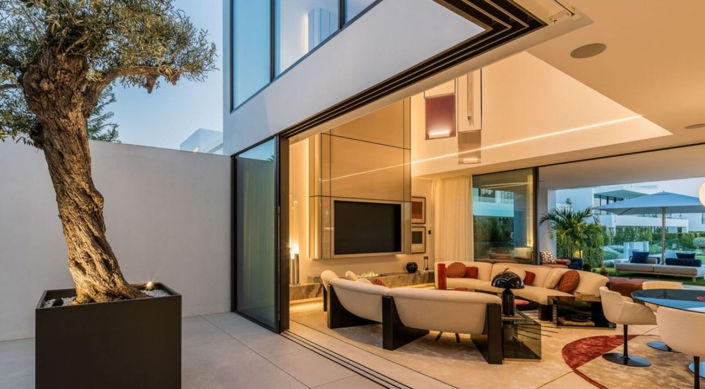 Image No.25-4 Bed Property for sale