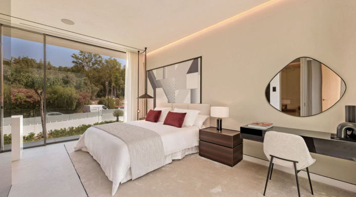 Image No.28-4 Bed Property for sale