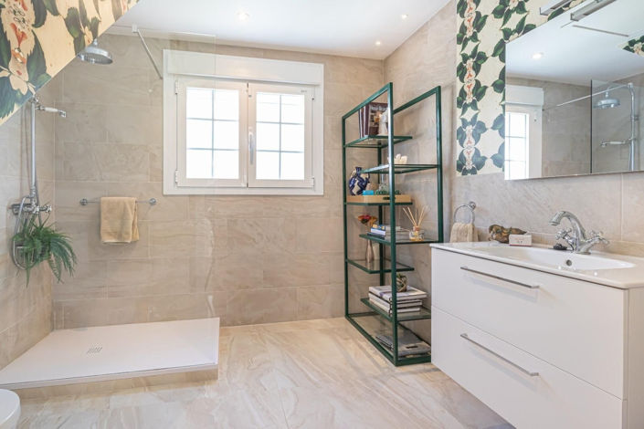 Image No.19-4 Bed Property for sale