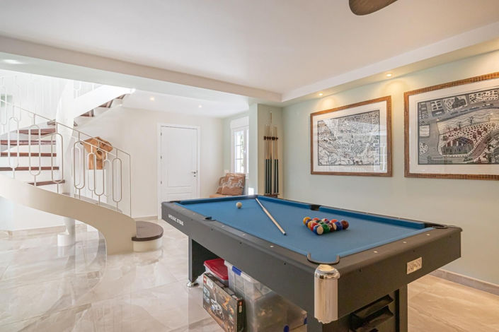 Image No.4-4 Bed Property for sale