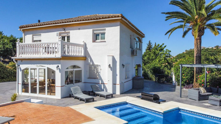 Image No.10-5 Bed Property for sale