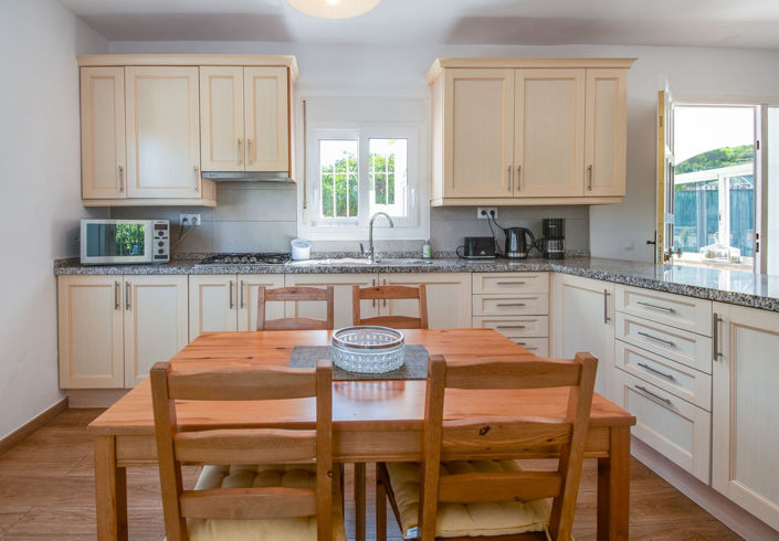 Image No.16-5 Bed Property for sale