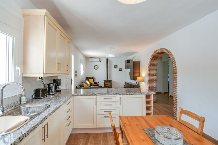 Image No.18-5 Bed Property for sale