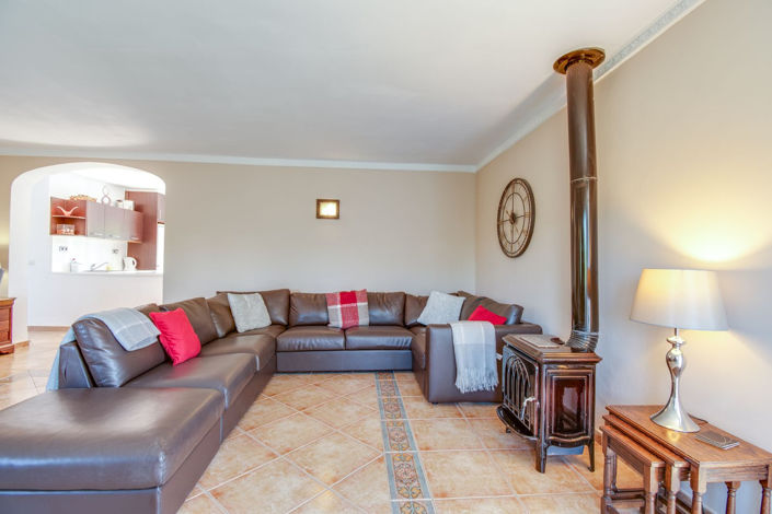 Image No.22-5 Bed Property for sale