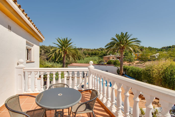 Image No.31-5 Bed Property for sale