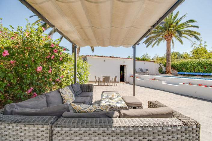 Image No.40-5 Bed Property for sale