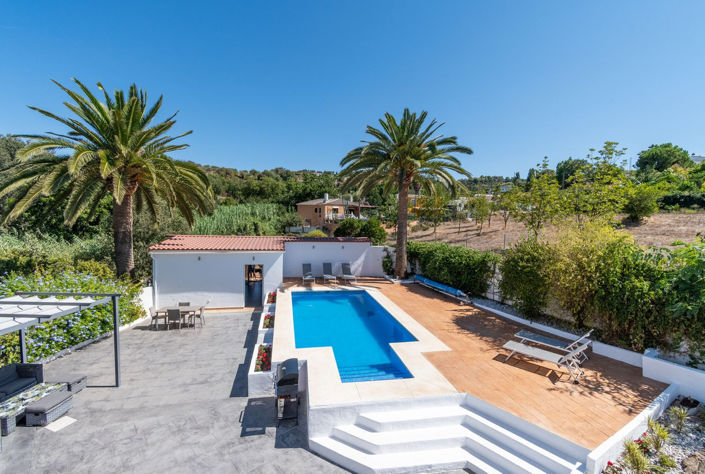 Image No.9-5 Bed Property for sale