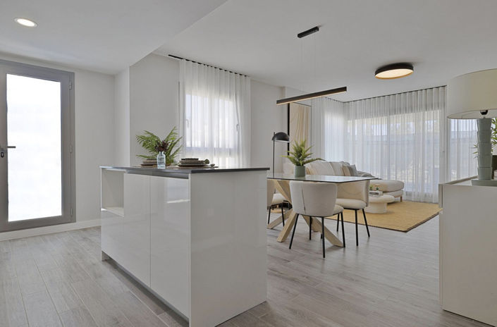 Image No.3-4 Bed Property for sale