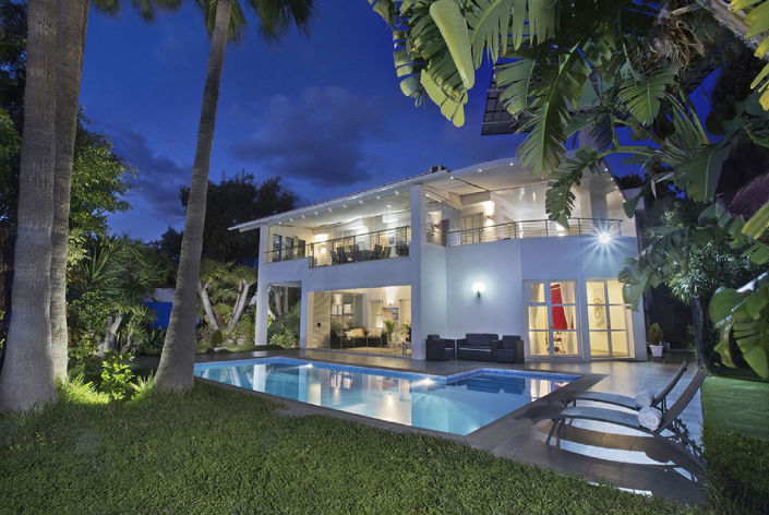 Image No.1-8 Bed Property for sale