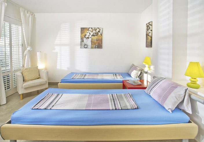 Image No.21-8 Bed Property for sale