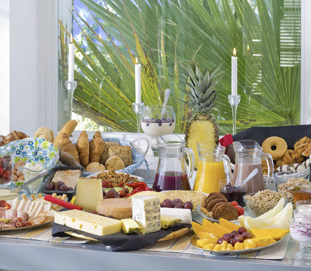 Image No.25-8 Bed Property for sale