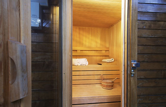 Image No.33-8 Bed Property for sale