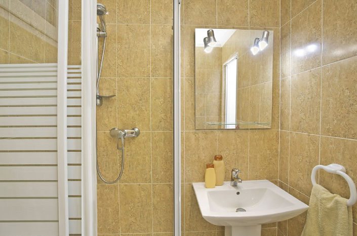 Image No.39-8 Bed Property for sale