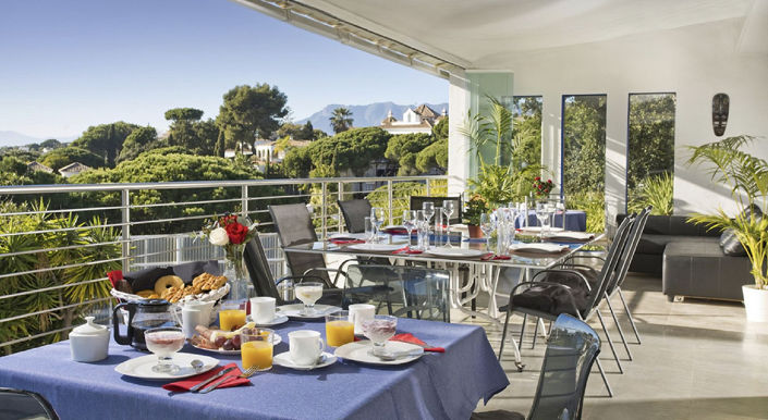 Image No.8-8 Bed Property for sale