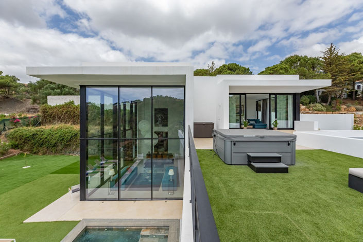 Image No.29-6 Bed Property for sale