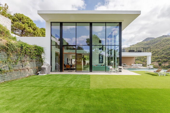 Image No.31-6 Bed Property for sale