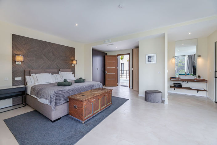 Image No.32-6 Bed Property for sale