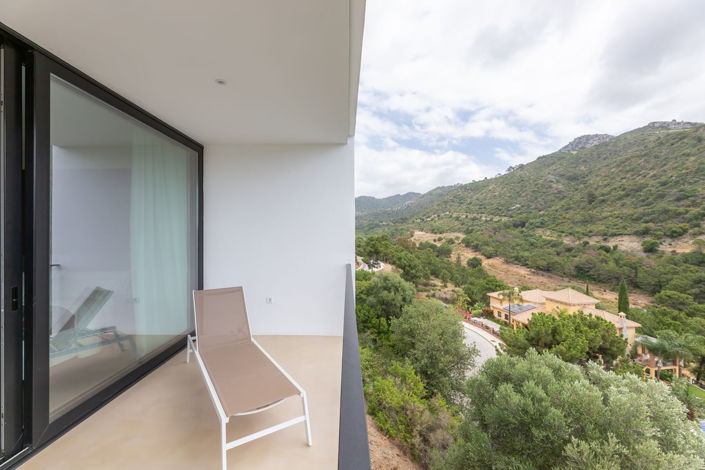 Image No.35-6 Bed Property for sale