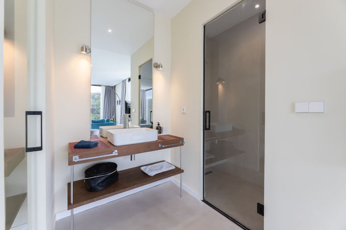 Image No.38-6 Bed Property for sale