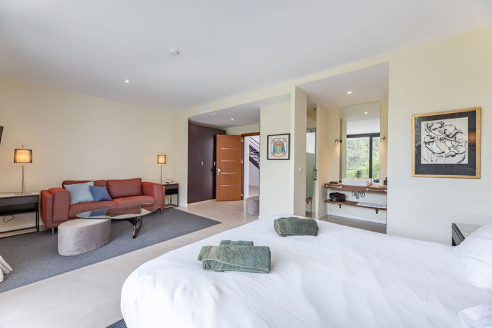 Image No.46-6 Bed Property for sale