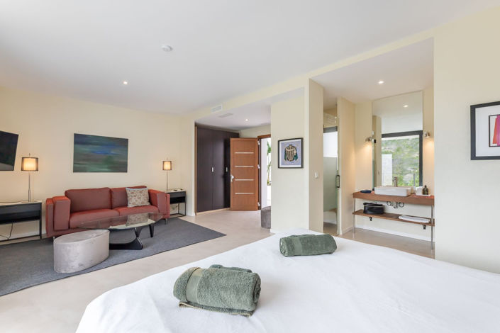 Image No.51-6 Bed Property for sale