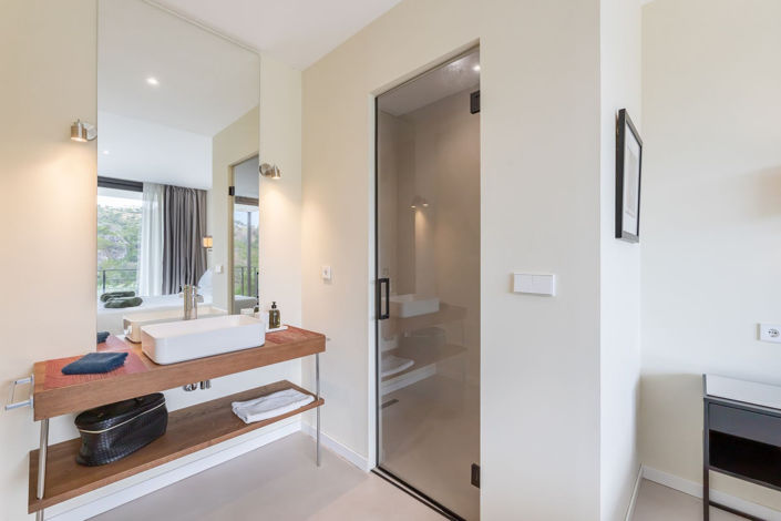 Image No.52-6 Bed Property for sale