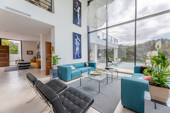 Image No.6-6 Bed Property for sale