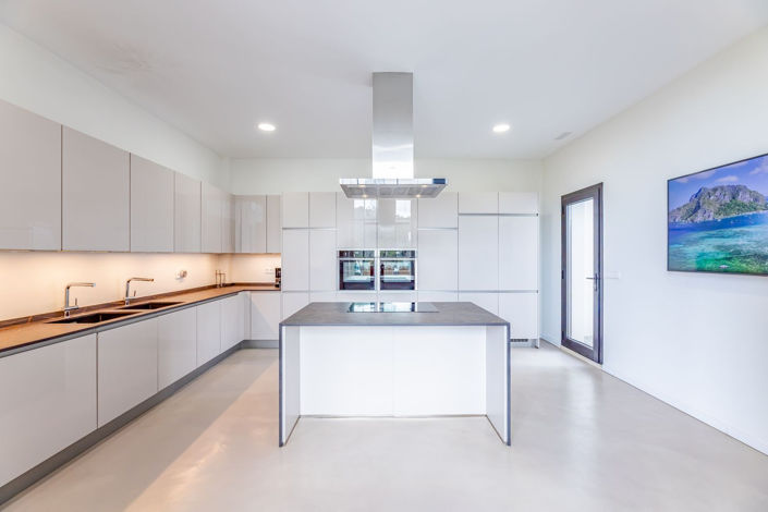 Image No.9-6 Bed Property for sale